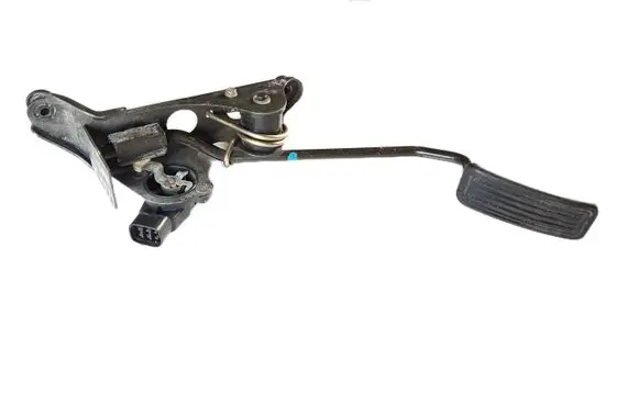 Toyota Land Cruiser (J100) Accelerator throttle pedal 