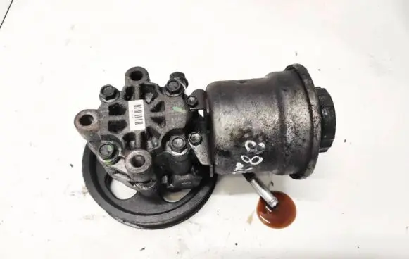 Toyota Avensis T250 Power steering pump