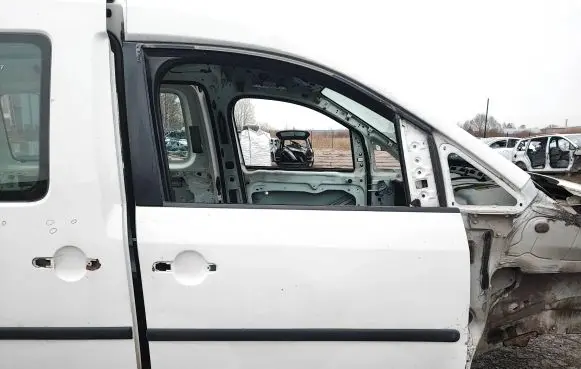 Volkswagen Caddy Front door