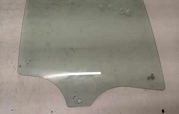 Rear door window glass