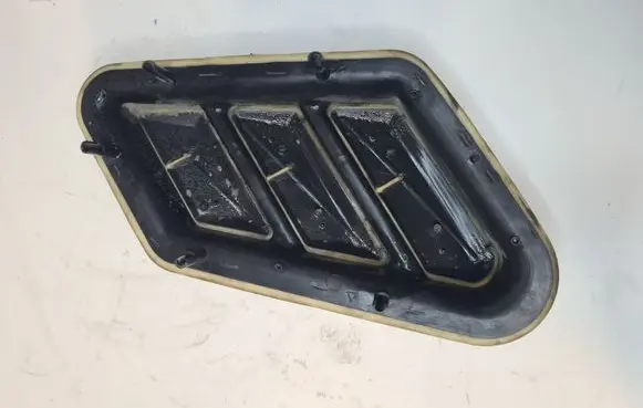 Renault Zoe Quarter panel pressure vent 9632641580