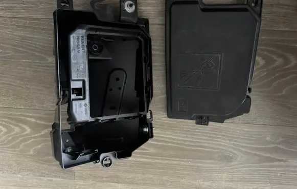 Renault Symbioz Fuse box set 284C03643R 284B81153R