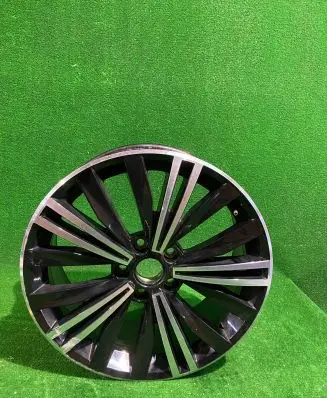 Volkswagen Tiguan R18 alloy rim 