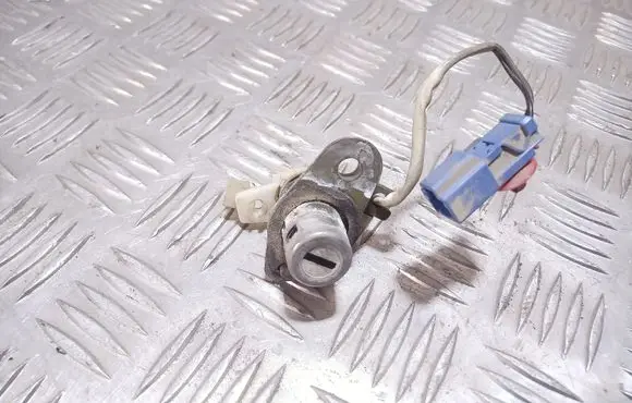 Rover 620 Tailgate exterior lock 