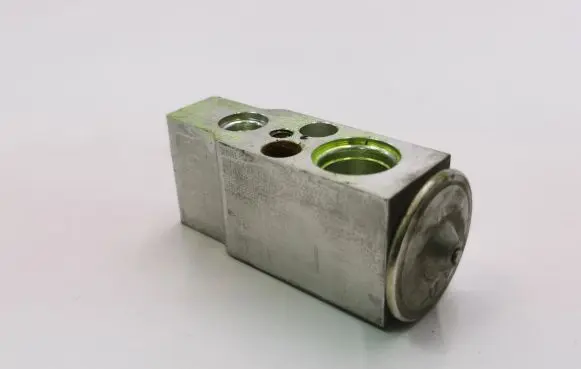 Mitsubishi Outlander Air conditioning (A/C) expansion valve CSA387B006A