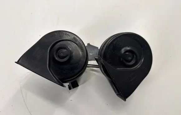 Ford Mustang VI Horn signal FR3T13A803DA FR3T13A803