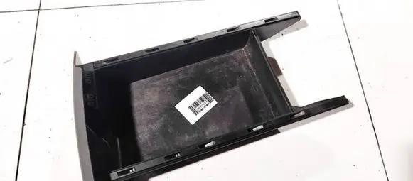 Volkswagen Touareg I Glove box 7l0882602e