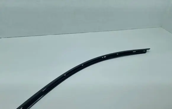 Ford Mustang VII Door glass trim PR3BC02564AB