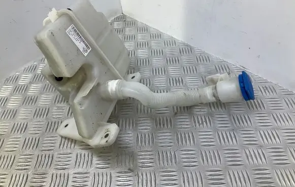 Volkswagen PASSAT B8 Windshield washer fluid reservoir/tank 3Q0955448B 5G0955453J 3Q0955455