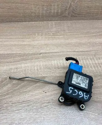 Audi A6 S6 C5 4B Air flap motor/actuator 4B1820511C 0132801129