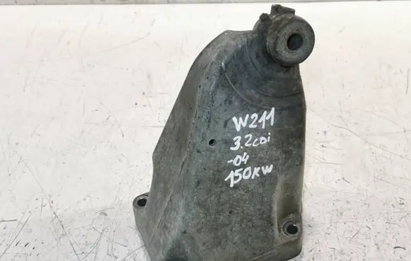 Mercedes-Benz E W211 Engine mounting bracket A6132230504
