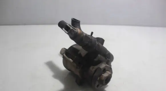 Volkswagen Golf IV Power steering pump 203030