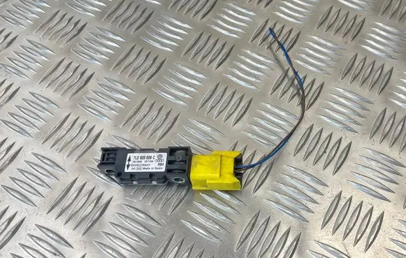 Volkswagen Touareg I Airbag deployment crash/impact sensor 7L0909606C