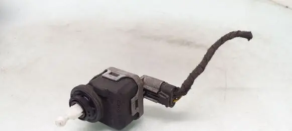 Opel Astra G Headlight level adjustment motor 90590665