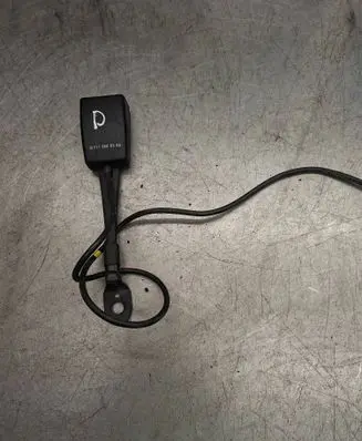 Mercedes-Benz E W211 Front seatbelt buckle 2118600369