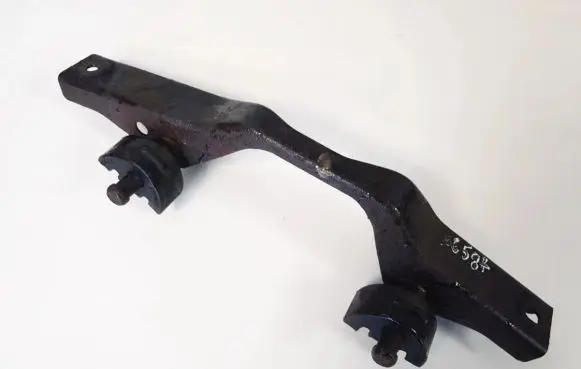 Subaru Outback Engine mounting bracket