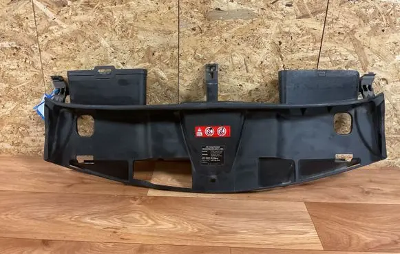 Mercedes-Benz E W212 Radiator trim A2125000255