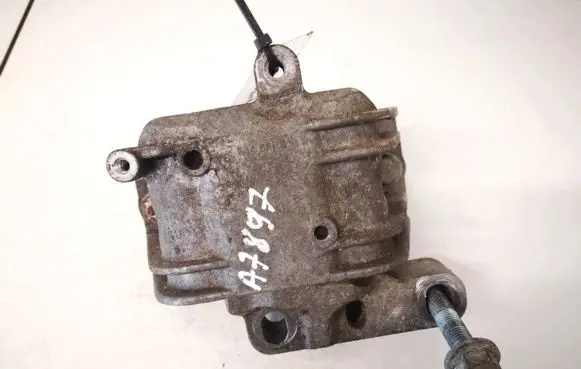 Skoda Octavia Mk2 (1Z) Engine mount bracket 1k0199262ba