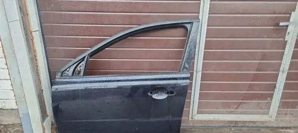 Volvo V70 Front door