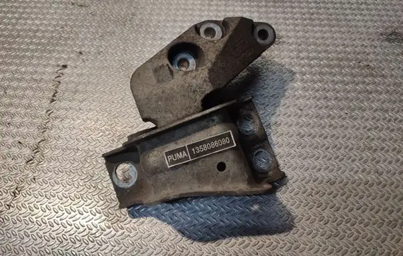 Peugeot Boxer Engine mount bracket