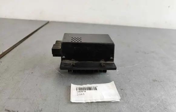 Volvo 960 Heater blower motor/fan resistor 1365678 64121365678