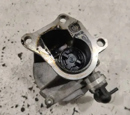 Renault Laguna II Vacuum pump D163451323