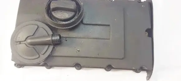 Volkswagen Golf V Rocker cam cover 03g103475