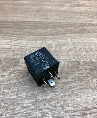 Volkswagen PASSAT B5 Other relay 357907467 153