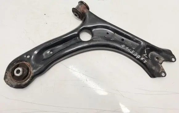 Volkswagen Beetle A5 Front lower control arm/wishbone 561407152C