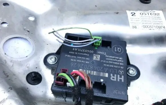 Mercedes-Benz C AMG W204 Door control unit/module a2048702626