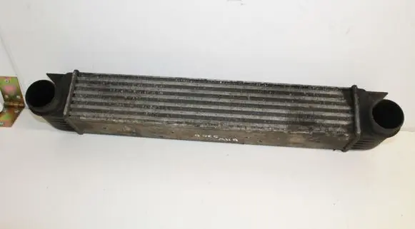 BMW 5 E39 Intercooler radiator 17512247359