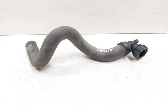 Coolant pipe/hose