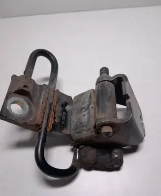 Audi A4 S4 B6 8E 8H Front door lower hinge 8E0831411