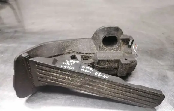 Skoda Octavia Mk2 (1Z) Accelerator throttle pedal 1K2721503M