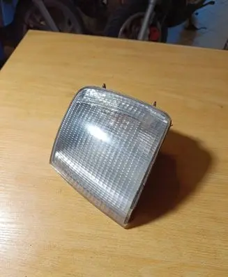 Volkswagen PASSAT B3 Front indicator light 357953049A