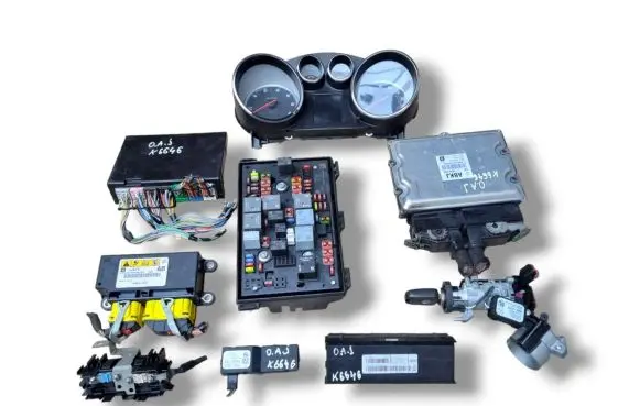 Opel Astra J Engine ECU kit and lock set 55591495