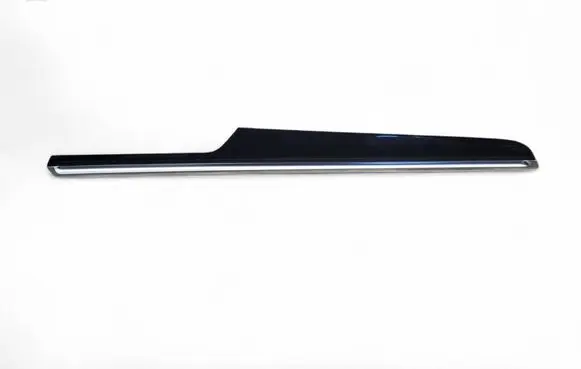 Porsche Macan (95B) Front door trim bar 95B867409D