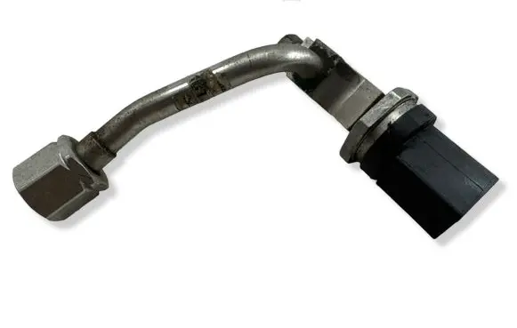Audi RS4 B7 Fuel pressure sensor 0261545060