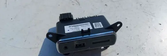 Maserati Levante AUX in-socket connector 670104961