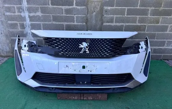 Peugeot 3008 II Front bumper 