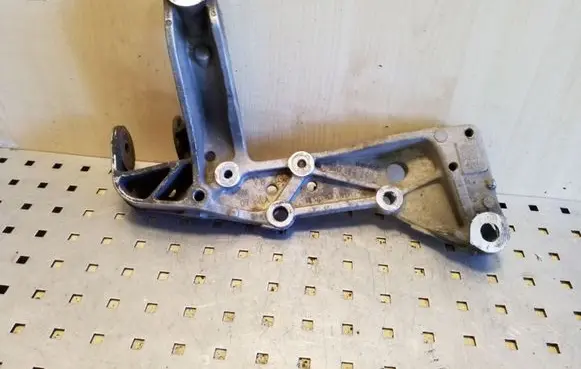 Volkswagen Touran I Other front suspension part 1K0199296F