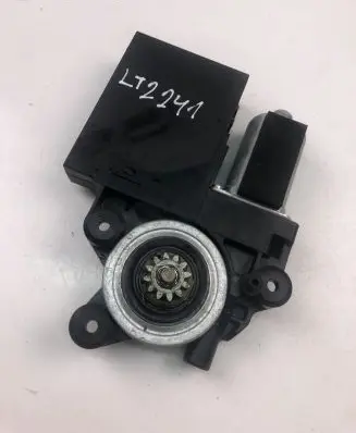 Volvo C30 Front door window regulator motor 979038100