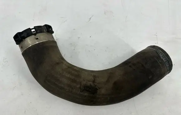 Volvo V40 Intercooler hose/pipe 31370044