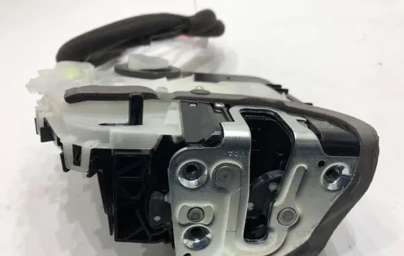 Lexus LBX Rear door lock 