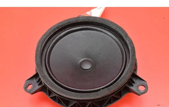 Toyota Yaris Subwoofer speaker 86160-30E00