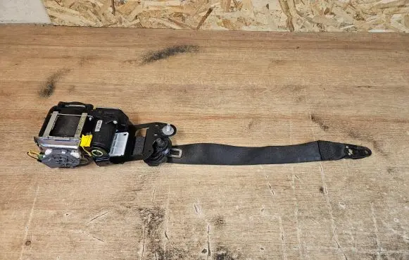 Mercedes-Benz GLC C253 Front seatbelt 640470500C