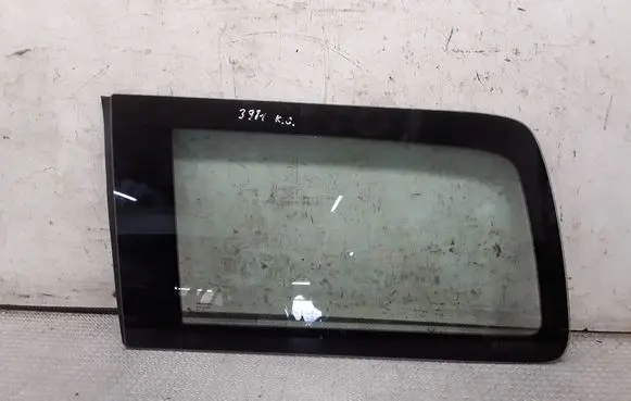 Dodge Nitro Rear side window