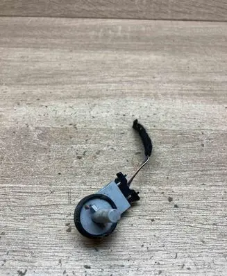 Volkswagen Golf IV Interior temperature sensor 1J0907543A