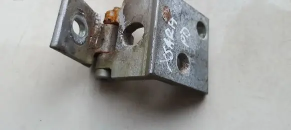 Citroen Xsara Front door upper hinge