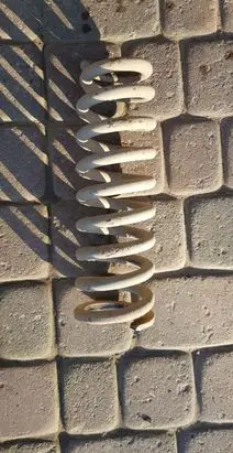Toyota Hilux (AN10, AN20, AN30) Front coil spring